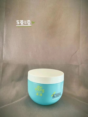 superficie lisa de la botella poner crema plástica de los productos para el cuidado de la piel 60g para el cosmético